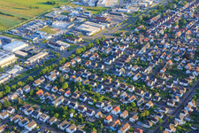 Vue aérienne de Installation au-delà de la B36 à le quartier Mörsch in Rheinstetten dans le département Bade-Wurtemberg, Allemagne