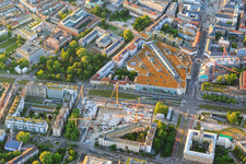 Vue aérienne de Chantier de construction de la tour d'assurance démolie sur la Kriegstraße en face du centre Ettlinger Tor Karlsruhe à le quartier Südweststadt in Karlsruhe dans le département Bade-Wurtemberg, Allemagne
