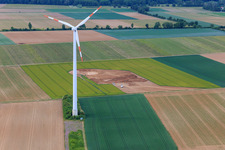 Parc éolien Minfeld à Minfeld dans le département Rhénanie-Palatinat, Allemagne d'en haut