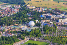 Vue aérienne de Vue du nord avec Euro-Tower Eurosat - CanCan Coaster, Europa-Park Dome d'Europapark Rust à Rust dans le département Bade-Wurtemberg, Allemagne