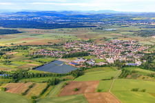 Vue aérienne de Vue de la ville depuis l'ouest à le quartier Kappel am Rhein in Kappel-Grafenhausen dans le département Bade-Wurtemberg, Allemagne