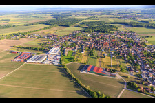 Vue aérienne de Vue du village depuis le nord avec EARL JAEG ROLAND, Cintrage Wollenburger et De Vinci Concepts Modulaires à Bindernheim dans le département Bas Rhin, France