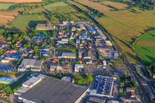 Vue aérienne de Zone industrielle de la Gewerbestraße avec Kemmler Baustoffhandel, Rhenus Data Office et Scheerer Logistik GmbH & Co. KG à Malterdingen dans le département Bade-Wurtemberg, Allemagne