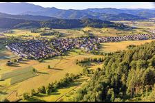 Vue aérienne de Vue du village depuis le nord-ouest à Sexau dans le département Bade-Wurtemberg, Allemagne