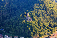 Vue aérienne de Ruines de Kastelburg à Waldkirch dans le département Bade-Wurtemberg, Allemagne