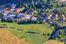 Vue aérienne de Maison funéraire Dieter Prusnat GmbH & Co. KG et Am Bruckwald | Sozialwerk Breisgau gGmbH à Waldkirch dans le département Bade-Wurtemberg, Allemagne
