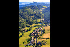 Vue aérienne de Quartiers d'Oberprechtal et de Prinzbachhof à le quartier Dorf in Elzach dans le département Bade-Wurtemberg, Allemagne