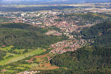 Vue aérienne de Vue du Schuttertal depuis le sud-est à le quartier Kuhbach in Lahr dans le département Bade-Wurtemberg, Allemagne