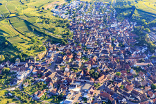 Vue aérienne de Vue de la ville depuis le nord-est à Bahlingen am Kaiserstuhl dans le département Bade-Wurtemberg, Allemagne