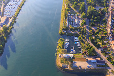 Vue aérienne de MYC Marina Breisach am Rhein à Breisach am Rhein dans le département Bade-Wurtemberg, Allemagne