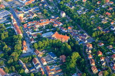 Vue aérienne de Apothekergraben avec le gymnase Stephaneum House II à Aschersleben dans le département Saxe-Anhalt, Allemagne