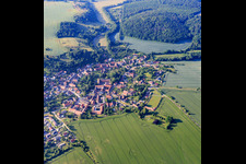 Vue aérienne de Vue du village depuis le nord-ouest à le quartier Alterode in Arnstein dans le département Saxe-Anhalt, Allemagne