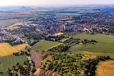 Vue aérienne de Vue de la ville depuis le nord-est à Klostermansfeld dans le département Saxe-Anhalt, Allemagne