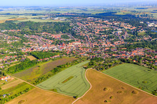 Vue aérienne de Vue d'ensemble de la ville depuis le sud-est à Hettstedt dans le département Saxe-Anhalt, Allemagne