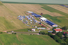 Vue aérienne de Aéroport Aérodrome commercial Ballenstedt/Quedlinburg à le quartier Asmusstedt in Ballenstedt dans le département Saxe-Anhalt, Allemagne