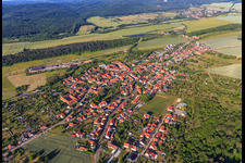 Vue aérienne de Vue de la ville depuis l'est à le quartier Timmenrode in Blankenburg dans le département Saxe-Anhalt, Allemagne