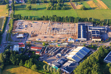 Vue aérienne de Chantier de construction du nouveau parc logistique de HANSAINVEST et DFI-Real-Estate Kandel après la démolition du marché OBI à le quartier Minderslachen in Kandel dans le département Rhénanie-Palatinat, Allemagne