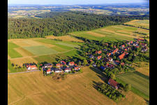Vue aérienne de Vue du village depuis l'est à le quartier Vaihingerhof in Rottweil dans le département Bade-Wurtemberg, Allemagne