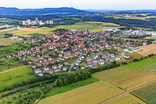 Vue aérienne de Vue du village depuis le nord devant la carrière de Dotternhausen de BEDO Betonwerk Dotternhausen GmbH & Co. KG à Dormettingen dans le département Bade-Wurtemberg, Allemagne