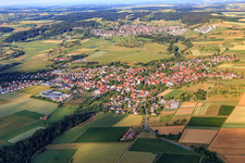 Vue aérienne de Vue de la ville depuis le nord-est à le quartier Ostdorf in Balingen dans le département Bade-Wurtemberg, Allemagne