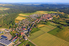 Vue aérienne de Vue d'ensemble de la ville depuis l'est à le quartier Binsdorf in Geislingen dans le département Bade-Wurtemberg, Allemagne