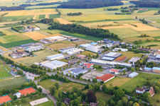 Vue aérienne de Zone industrielle de Maybachstraße avec Ziegler Fleischerei- und Gastronomiebedarfs GmbH & Co. KG, MADO GmbH et TMCK 4.0 GmbH à Dornhan dans le département Bade-Wurtemberg, Allemagne