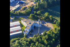 Vue aérienne de Centre des médias du district de Schwarzwald-Baar et bureau de l'immigration Villingen-Schwenningen à le quartier Villingen in Villingen-Schwenningen dans le département Bade-Wurtemberg, Allemagne