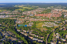Vue aérienne de Vue de la ville depuis l'est à le quartier Villingen in Villingen-Schwenningen dans le département Bade-Wurtemberg, Allemagne