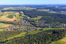 Vue aérienne de Vue du village depuis le sud-est à le quartier Kappel in Niedereschach dans le département Bade-Wurtemberg, Allemagne