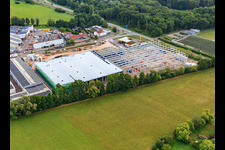 Vue aérienne de Chantier de construction du nouveau parc logistique de HANSAINVEST et DFI-Real-Estate Kandel après la démolition du marché OBI à le quartier Minderslachen in Kandel dans le département Rhénanie-Palatinat, Allemagne