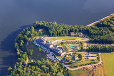 Vue aérienne de Seezeitlodge Hotel&SPA à Bostalsee à le quartier Gonnesweiler in Nohfelden dans le département Sarre, Allemagne