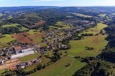Vue aérienne de Vue du sud-ouest avec Thyssenkrupp Automotive Body Solutions à le quartier Lockweiler in Wadern dans le département Sarre, Allemagne