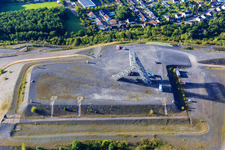 Vue aérienne de Saarpolygon « Porte vers le futur » sur la Bergenhalde à Ensdorf dans le département Sarre, Allemagne