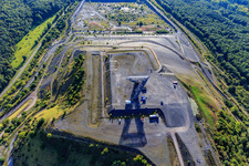 Vue oblique de Saarpolygon « Porte vers le futur » sur la Bergenhalde à Ensdorf dans le département Sarre, Allemagne