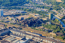 Vue aérienne de Site du patrimoine mondial de l'UNESCO Völklinger Hütte à Völklingen dans le département Sarre, Allemagne