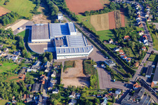 Vue aérienne de Fermeture de l'usine du fabricant chinois de batteries SVOLT, spécialisée dans l'assemblage de modules et de packs à le quartier Eiweiler in Heusweiler dans le département Sarre, Allemagne
