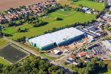 Image drone de Chantier de construction du nouveau parc logistique de HANSAINVEST et DFI-Real-Estate Kandel après la démolition du marché OBI à le quartier Minderslachen in Kandel dans le département Rhénanie-Palatinat, Allemagne