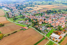 Vue aérienne de Du nord-est à Kapsweyer dans le département Rhénanie-Palatinat, Allemagne