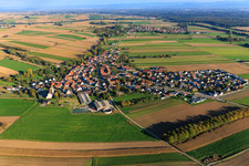 Vue aérienne de De l'ouest à Stundwiller dans le département Bas Rhin, France
