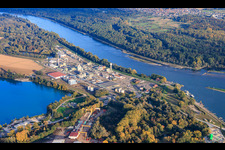 Vue aérienne de Usine chimique d'Evonik Oil Additives SAS au bord du Rhin à Lauterbourg dans le département Bas Rhin, France
