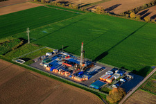 Photographie aérienne de Forage exploratoire pétrolier par Palatina GeoCon GmbH & Co. KG (SCWH1) à Schwegenheim dans le département Rhénanie-Palatinat, Allemagne