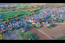 Vue aérienne de Du sud-ouest à Freisbach dans le département Rhénanie-Palatinat, Allemagne