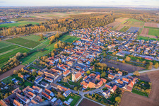 Vue aérienne de Du sud-ouest à Freisbach dans le département Rhénanie-Palatinat, Allemagne