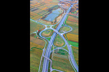 Vue aérienne de Tracé de la B10 en direction de O à l'échangeur Landau/Edesheim à Landau in der Pfalz dans le département Rhénanie-Palatinat, Allemagne