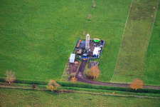 Vue aérienne de Installation de production pétrolière à le quartier Queichheim in Landau in der Pfalz dans le département Rhénanie-Palatinat, Allemagne