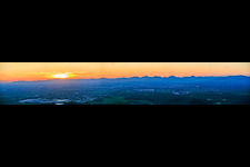 Vue aérienne de Lisière de la forêt palatine, de Schweigen à Albersweiler, sous la lumière du soir. à le quartier Gleiszellen in Gleiszellen-Gleishorbach dans le département Rhénanie-Palatinat, Allemagne