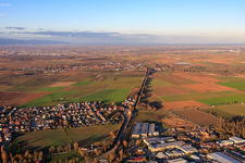 Photographie aérienne de Ligne de chemin de fer vers Landau à Rohrbach dans le département Rhénanie-Palatinat, Allemagne