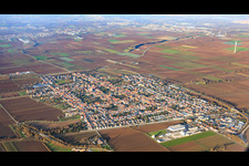 Vue aérienne de Du sud à le quartier Böhl in Böhl-Iggelheim dans le département Rhénanie-Palatinat, Allemagne