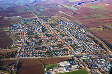 Vue aérienne de Vue d'ensemble de la ville depuis le sud à le quartier Böhl in Böhl-Iggelheim dans le département Rhénanie-Palatinat, Allemagne