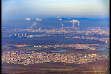 Vue aérienne de Vue depuis Mutterstadt à le quartier BASF in Ludwigshafen am Rhein dans le département Rhénanie-Palatinat, Allemagne